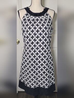 Jessica Howard Dress Womens 10 Black White Geometric Sleeveless Disc Neckline